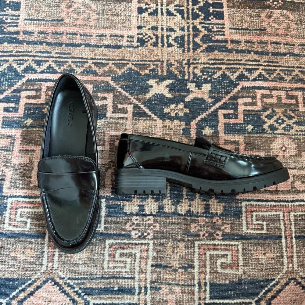 Old Navy Faux-Leather Chunky Heel Loafers in Black Jack 8